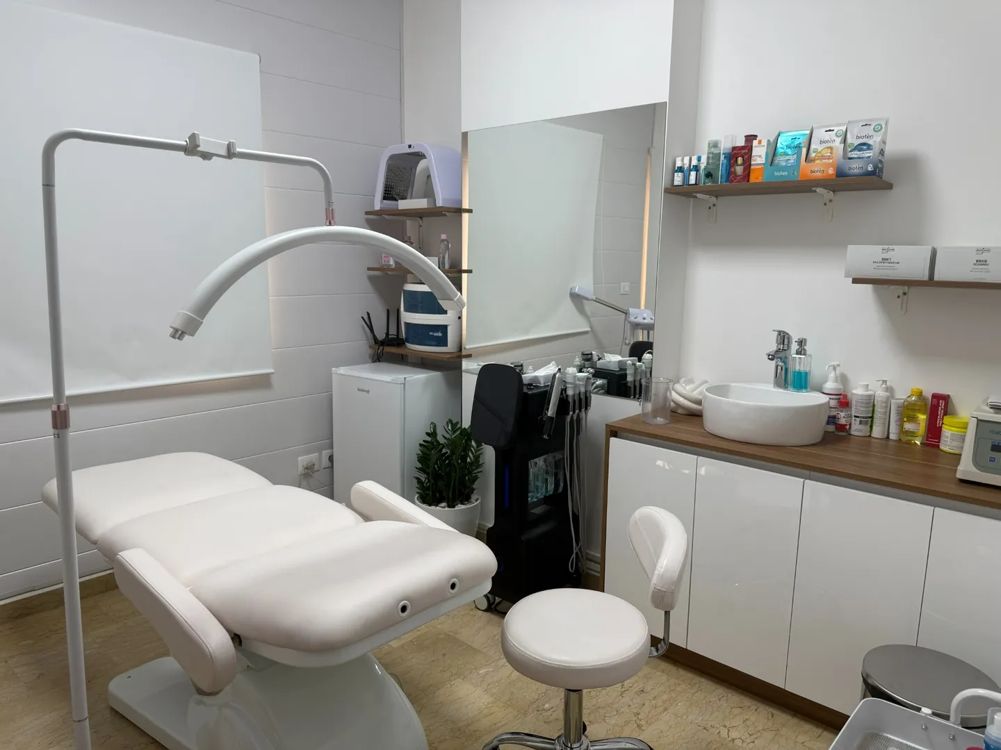 HydraFacial and skin treatment room inside Rita Cherfane Clinic
